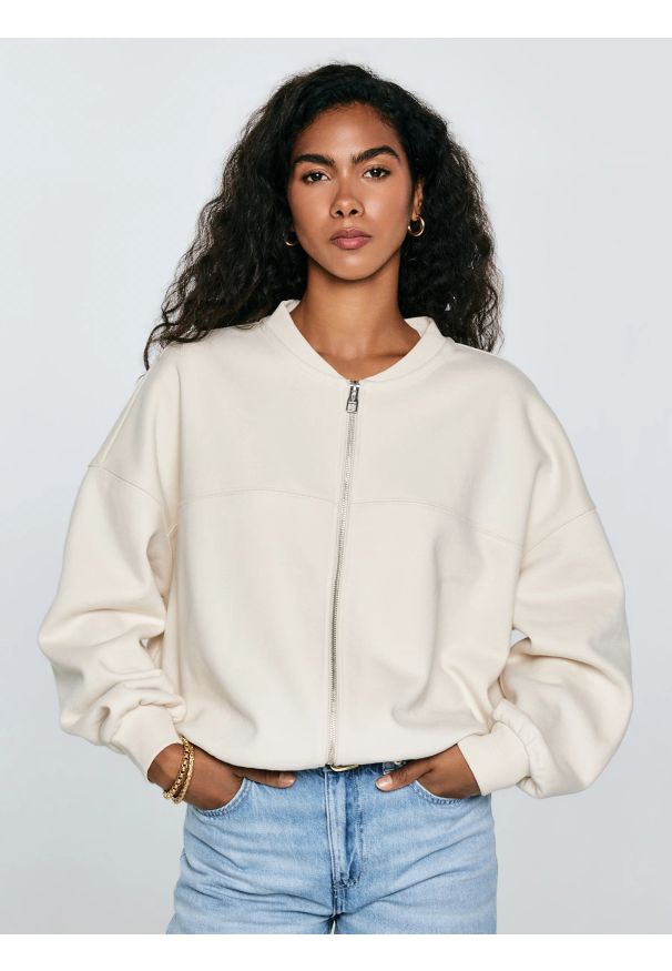 Big-Star - Bluza damska bomber kremowa Felicata 103. Okazja: na co dzień. Kolor: biały. Materiał: dzianina. Wzór: haft. Styl: casual