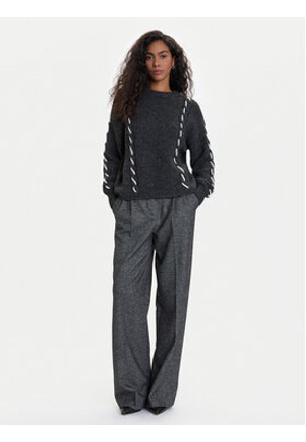 Vero Moda Sweter Ilina 10334866 Szary Loose Fit. Kolor: szary. Materiał: syntetyk