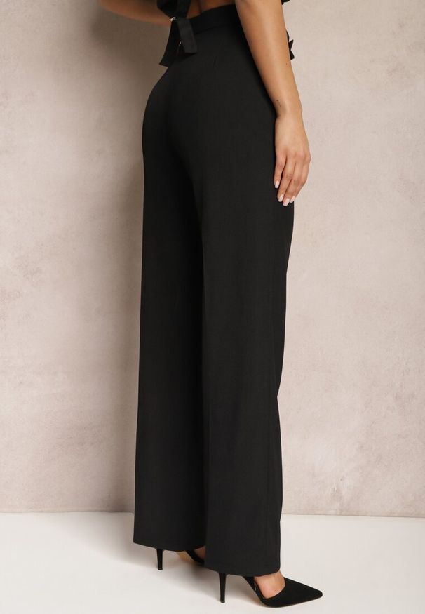 Renee - Czarne Szerokie Spodnie z Zapięciem na Haczyk Brutris. Okazja: na co dzień. Stan: podwyższony. Kolor: czarny. Styl: casual, elegancki