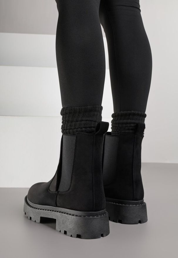 Born2be - Czarne Botki Sztyblety z Imitacji Zamszu na Platformie Oppore. Okazja: na co dzień. Kolor: czarny. Materiał: zamsz. Obcas: na platformie. Styl: elegancki, casual, rockowy, wizytowy. Wysokość obcasa: średni