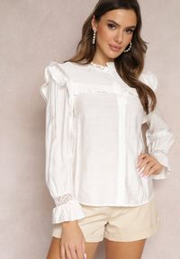 Renee - Biała Koszula z Koronkowymi Wstawkami i Marszczeniem Kacey. Kolor: biały. Materiał: koronka. Wzór: koronka #3
