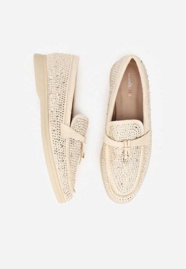 Renee - Beżowe Mokasyny z Cyrkoniami i Ozdobami Distantsteam. Okazja: na co dzień. Kolor: beżowy. Materiał: jeans. Wzór: aplikacja. Styl: glamour, casual