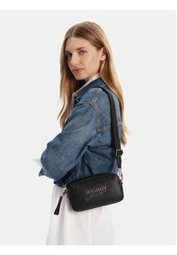 Tommy Jeans Torebka Tjw Bold Script Camera Bag AW0AW17897 Czarny. Kolor: czarny. Materiał: skórzane