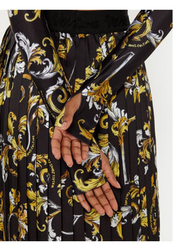Versace Jeans Couture Bluzka 78HAH218 Czarny Slim Fit. Kolor: czarny. Materiał: syntetyk