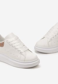 Born2be - Biało-Szampańskie Sneakersy Melorae. Nosek buta: okrągły. Kolor: biały. Materiał: materiał, skóra ekologiczna. Szerokość cholewki: normalna. Obcas: na platformie. Sport: turystyka piesza #5