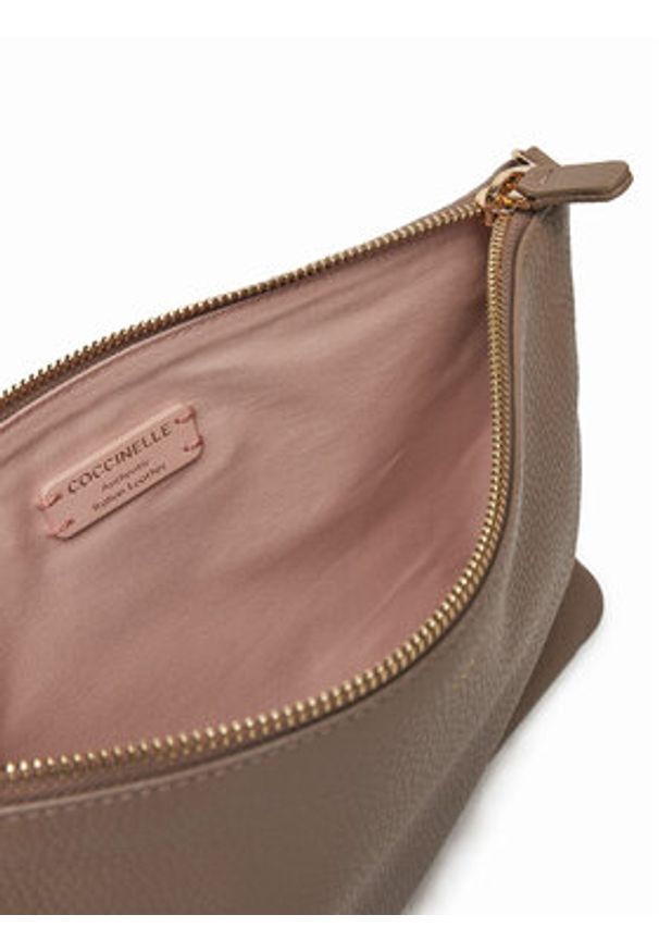 Coccinelle Torebka MMA Best Crossbody E5 MMA 55 F4 01 Brązowy. Kolor: brązowy. Materiał: skórzane