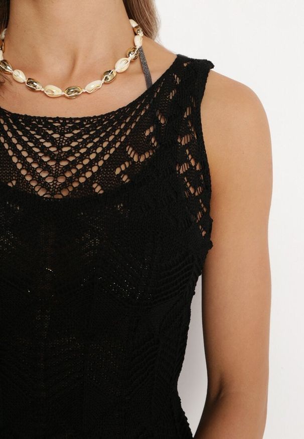 Born2be - Czarna Sukienka Bodycon z Ażurowej Dzianiny z Halką w Komplecie Willowas. Okazja: na co dzień. Kolor: czarny. Materiał: dzianina. Wzór: ażurowy. Typ sukienki: bodycon. Styl: elegancki, casual