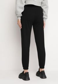 Born2be - Czarne Bawełniane Spodnie Dresowe z Gumką w Pasie i Troczkiem Furenda. Kolor: czarny. Materiał: dresówka, bawełna #3