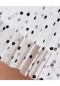 SELF PORTRAIT - Biała sukienka mini w kropki. Kolor: biały. Materiał: tkanina. Wzór: kropki. Typ sukienki: plisowane, dopasowane, rozkloszowane. Styl: retro, elegancki. Długość: mini #4