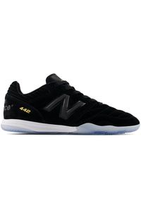 Halówki męskie New Balance 442 V2 PRO IN MS41LBK2 – czarne. Kolor: czarny. Materiał: guma, skóra, syntetyk, materiał. Szerokość cholewki: normalna. Sport: fitness, bieganie