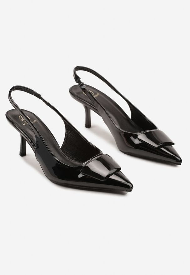 Born2be - Czarne Sandały Slingback z Lakierowanym Połyskiem na Obcasie Harilin. Okazja: na co dzień. Nosek buta: szpiczasty. Kolor: czarny. Materiał: lakier. Wzór: aplikacja. Obcas: na obcasie. Styl: klasyczny, elegancki, casual. Wysokość obcasa: średni