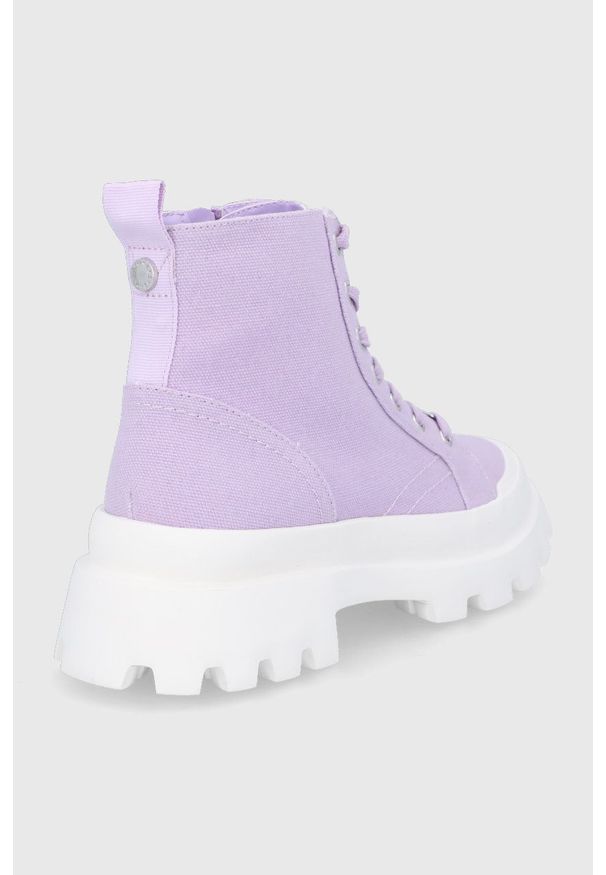Steve Madden trampki Mt Shasta kolor fioletowy. Nosek buta: okrągły. Zapięcie: sznurówki. Kolor: fioletowy. Materiał: guma. Szerokość cholewki: normalna. Obcas: na platformie