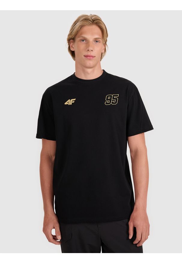 4f - 4F T-shirt regular męski 4F x Bartosz Zmarzlik - czarny XXL. Okazja: na co dzień. Kolor: czarny. Materiał: bawełna, jersey, dzianina. Długość rękawa: krótki rękaw. Długość: krótkie. Wzór: gładki, haft, ze splotem. Styl: sportowy, klasyczny, casual