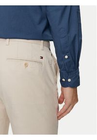 TOMMY HILFIGER - Tommy Hilfiger Chinosy Denton MW0MW25964 Beżowy Straight Fit. Kolor: beżowy. Materiał: bawełna #3