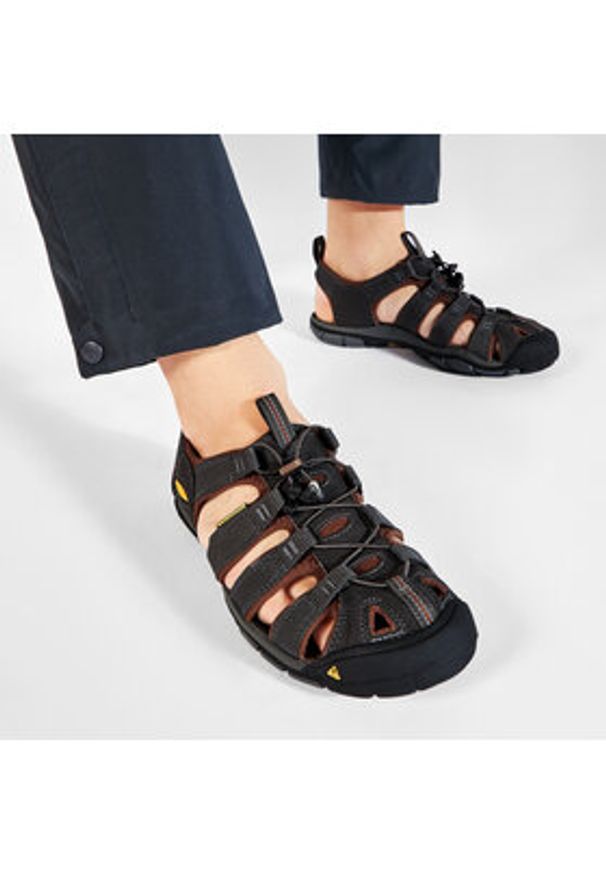 keen - Keen Sandały Clearwater 1014456 Szary. Kolor: szary. Materiał: materiał