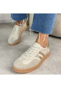 Beżowe skórzane półbuty damskie S.Barski 7059. Okazja: na co dzień. Zapięcie: sznurówki. Kolor: beżowy. Materiał: skóra. Szerokość cholewki: normalna. Sezon: wiosna, jesień, lato. Styl: casual, elegancki, klasyczny #1