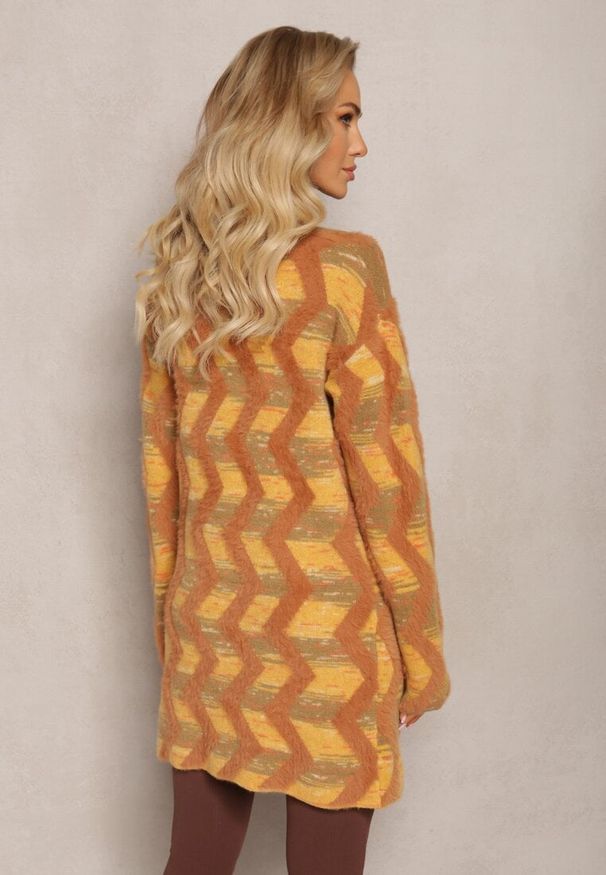 Renee - Brązowy Luźny Kardigan Niezapinany w Geometryczny Print Sheshy. Kolor: brązowy. Materiał: dzianina, tkanina. Wzór: geometria, nadruk. Styl: elegancki