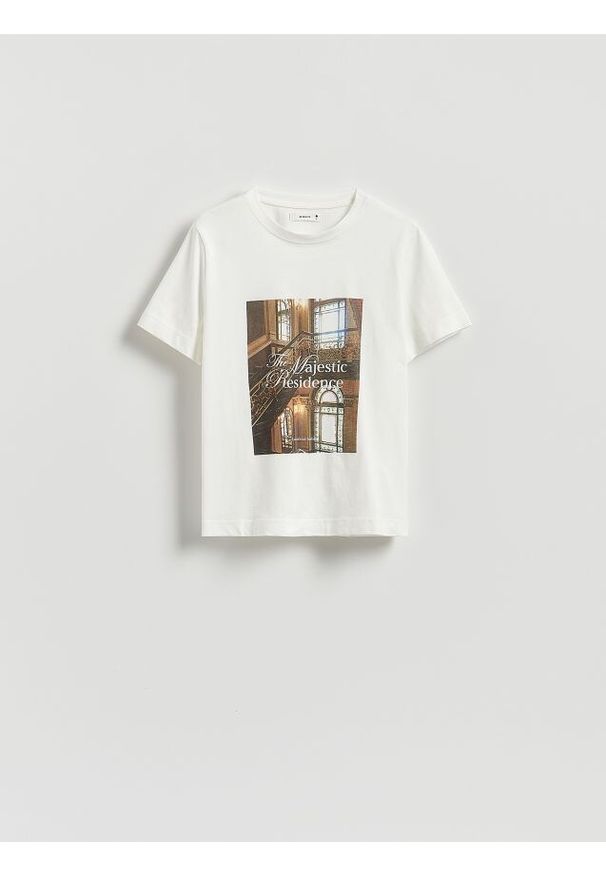 Reserved - T-shirt z nadrukiem - biały. Kolor: biały. Materiał: dzianina, bawełna. Wzór: nadruk