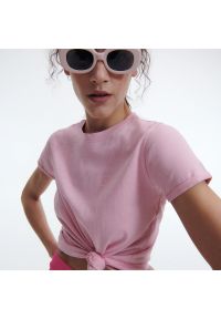 Reserved - T-shirt slim fit - Różowy. Kolor: różowy