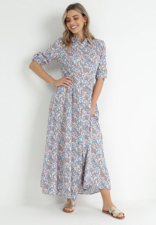Born2be - Niebieska Koszulowa Sukienka z Guzikami i Kołnierzem w Kwiaty Carmenia. Kolor: niebieski. Długość rękawa: długi rękaw. Wzór: kwiaty. Typ sukienki: koszulowe