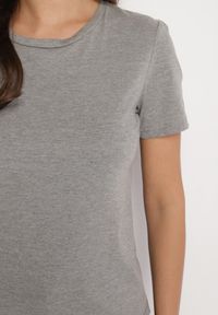 Born2be - Ciemnoszary Gładki T-shirt z Krótkim Rękawem Elldora. Okazja: na co dzień. Kolor: szary. Materiał: bawełna, jeans. Długość rękawa: krótki rękaw. Długość: krótkie. Wzór: gładki. Styl: casual #6