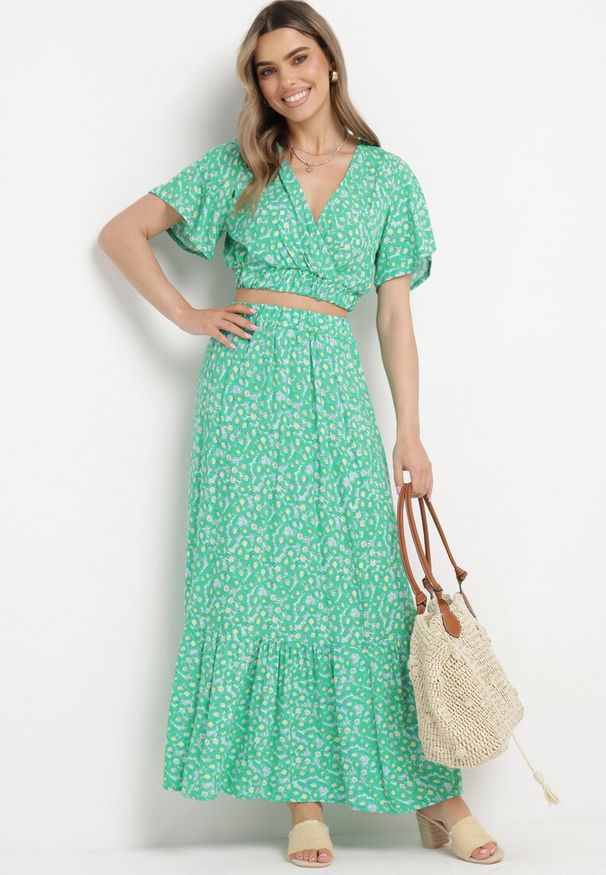 Born2be - Zielony Komplet z Wiskozy Kopertowy Top i Spódnica Maxi Agardia. Kolor: zielony. Materiał: wiskoza