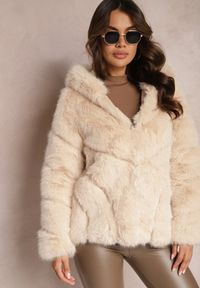 Renee - Beżowa Kurtka z Futerkiem i Kapturem Haiattas. Kolor: beżowy. Materiał: futro. Wzór: aplikacja #4