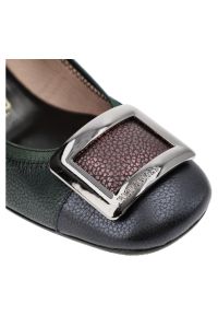 Zielone Półbuty Hispanitas Eleganckie Obuwie Damskie. Okazja: na co dzień. Zapięcie: klamry. Kolor: zielony. Materiał: skóra. Obcas: na obcasie. Styl: elegancki. Wysokość obcasa: średni #3