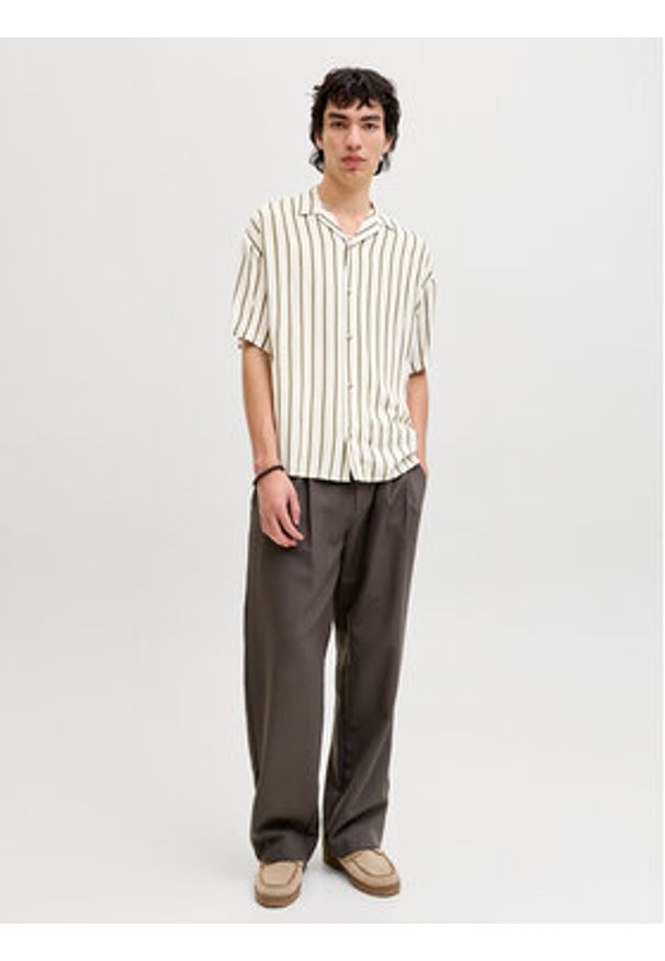 Jack & Jones Koszula Jeff 12288853 Beżowy Relaxed Fit. Kolor: beżowy. Materiał: wiskoza