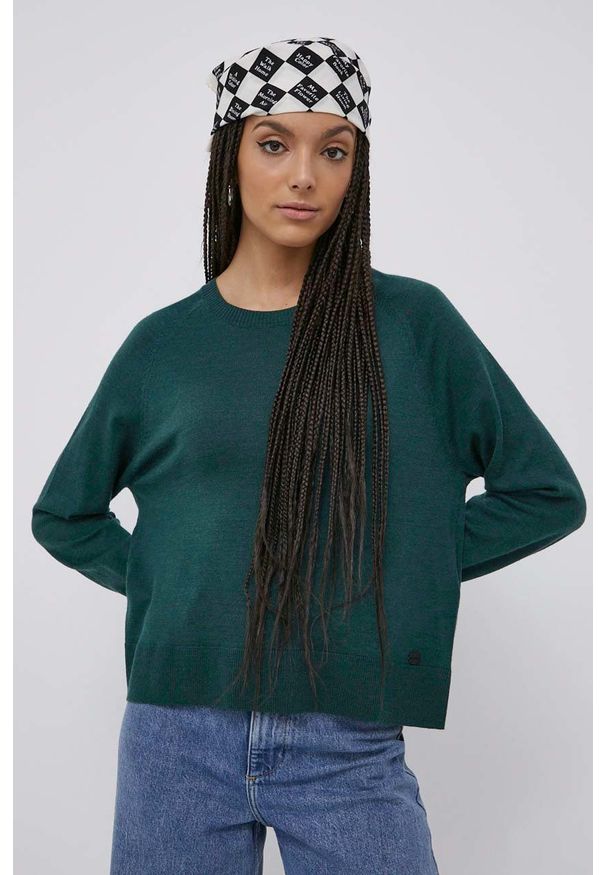 Superdry sweter wełniany damski kolor zielony lekki. Okazja: na co dzień. Kolor: zielony. Materiał: wełna. Długość rękawa: raglanowy rękaw. Styl: casual