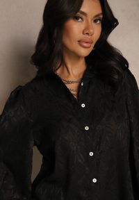 Renee - Czarna Koszula w Klasycznym Stylu Nalelite. Okazja: na co dzień, na spotkanie biznesowe, do pracy. Kolor: czarny. Materiał: jeans. Styl: klasyczny #5