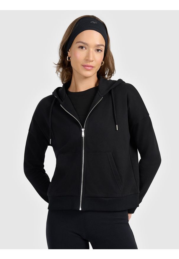 4f - 4F Bluza dresowa rozpinana z kapturem damska - czarna XL. Okazja: na spacer, na co dzień. Typ kołnierza: kaptur. Kolor: czarny. Materiał: dresówka. Styl: casual. Sport: turystyka piesza