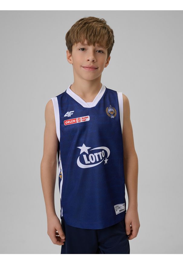 4f - 4F Koszulka meczowa replika wyjazdowa z sezonu 2025/26 dziecięca 4F x Arka Gdynia - granatowa 122/128 (6-8 lat). Kolor: niebieski. Materiał: dzianina. Długość: długie. Wzór: nadruk. Sezon: lato. Sport: fitness