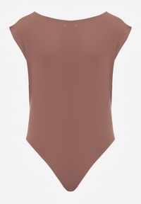 Renee - Brązowe Body o Asymetrycznym Kroju z Marszczeniem Asintlia. Okazja: na co dzień, do pracy. Kolor: brązowy. Styl: casual, elegancki #2