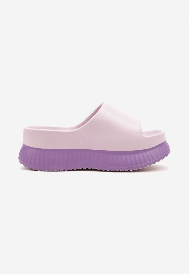 Born2be - Fioletowe Klapki na Grubej Tłoczonej Podeszwie Vallirea. Okazja: na co dzień, na spacer. Kolor: fioletowy. Wzór: kwiaty. Sezon: lato. Styl: casual, elegancki