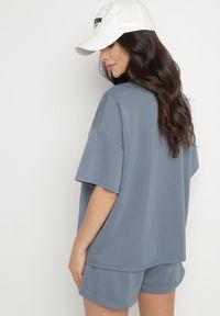 Born2be - Granatowy Komplet Oversize z Wiskozą T-shirt i Szorty z Nadrukiem Liravella. Kolor: niebieski. Materiał: wiskoza. Wzór: nadruk #5