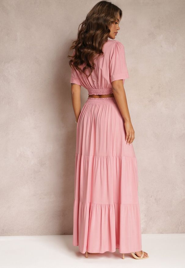 Renee - Różowy Komplet z Wiskozy 2-Częściowy Top i Spódnica z Falbankami Jakki. Kolor: różowy. Materiał: wiskoza