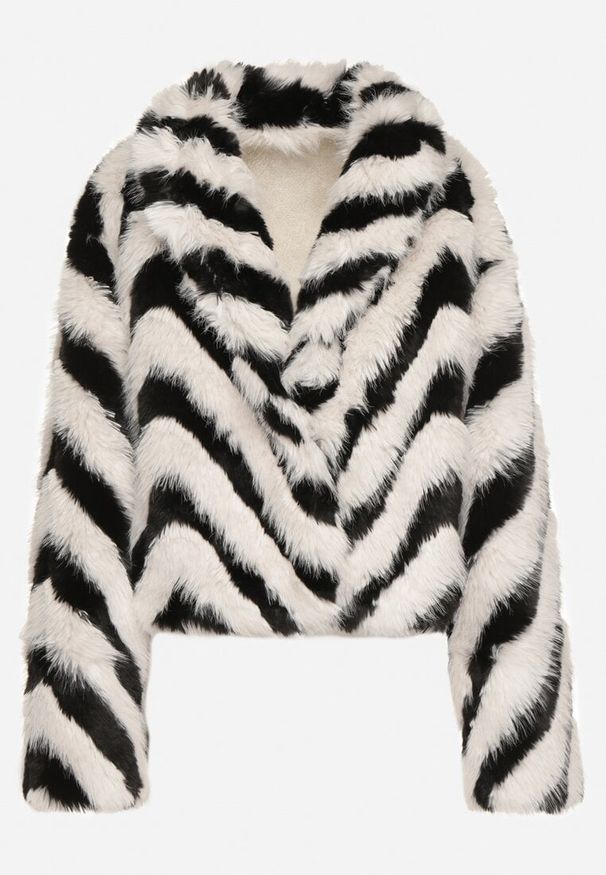 Born2be - Czarno-Biała Kurtka Typu Futerko w Paski Alinsse. Okazja: na studniówkę. Kolor: czarny. Materiał: futro. Wzór: paski