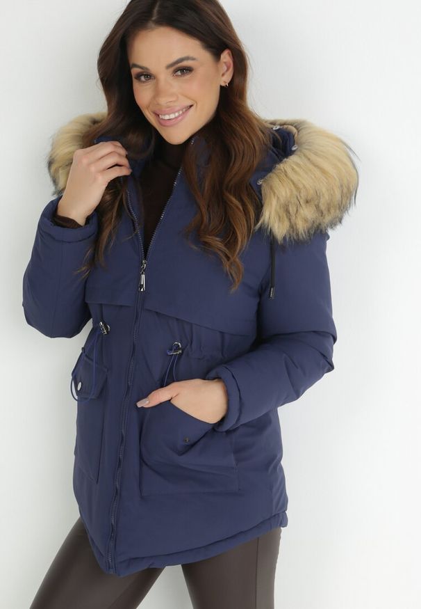 Born2be - Granatowa Kurtka Parka z Odpinanym Kapturem i Futerkiem Noizie. Okazja: na co dzień. Kolor: niebieski. Materiał: futro. Styl: elegancki, casual