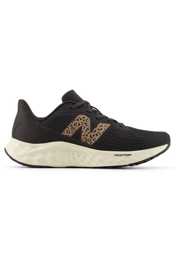 Buty damskie New Balance Fresh Foam Arishi v4 WARISIK4 – czarne. Okazja: na co dzień. Kolor: czarny. Materiał: syntetyk, materiał. Szerokość cholewki: normalna. Sport: fitness