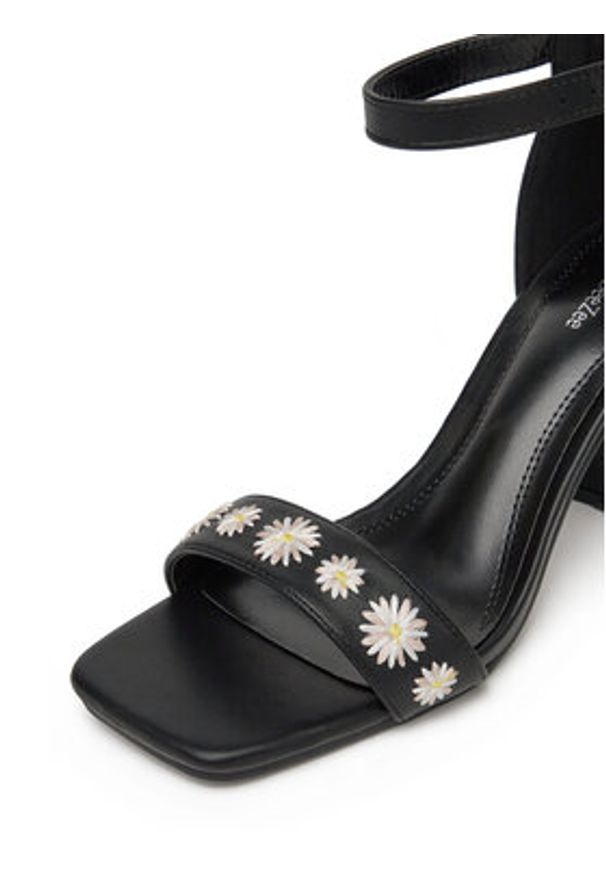 DeeZee Sandały F5207-2 Czarny. Kolor: czarny. Materiał: materiał, syntetyk