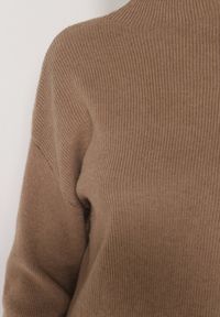 Born2be - Ciemnobeżowy Dzianinowy Komplet z Bawełną i Wełną Długi Sweter i Szerokie Spodnie Reinesa. Kolor: beżowy. Materiał: wełna, bawełna, dzianina #7