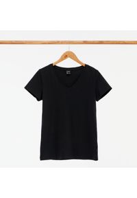 outhorn - T-shirt z dekoltem w serek damski. Okazja: na co dzień. Typ kołnierza: dekolt w serek. Materiał: jersey, bawełna, elastan, materiał. Wzór: gładki. Styl: casual #4