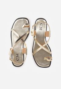 Renee - Złote Sandały Typu Japonki Ozdobione Metaliczną Aplikacją Grynyra. Kolor: złoty. Wzór: aplikacja. Sezon: lato #2