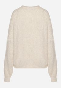 Born2be - Jasnobeżowy Sweter o Klasycznym Prostym Kroju z Domieszką Wełny i Wiskozy Sezisya. Okazja: na co dzień. Kolor: beżowy. Materiał: wiskoza, wełna. Długość rękawa: długi rękaw. Długość: długie. Wzór: aplikacja. Sezon: zima, jesień. Styl: klasyczny #7