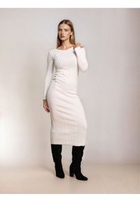 Sinsay - Sukienka dresowa midi - kremowy. Kolor: kremowy. Materiał: dresówka. Długość: midi