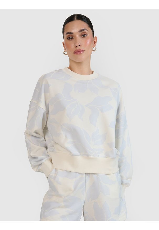 4f - 4F Bluza dresowa nierozpinana bez kaptura damska - multikolor M. Okazja: na co dzień. Typ kołnierza: bez kaptura. Kolor: wielokolorowy. Materiał: dresówka. Wzór: gładki, ze splotem, nadruk. Styl: klasyczny, sportowy, casual, elegancki
