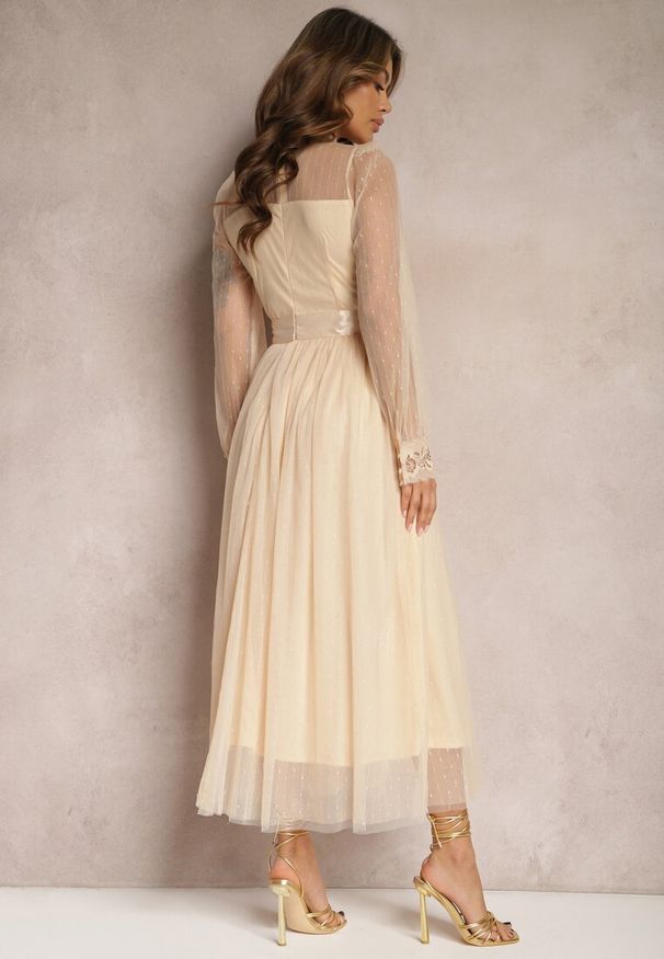 Renee - Beżowa Siateczkowa Sukienka Maxi o Rozkloszowanym Kroju z Ozdobną Koronką Narile. Kolor: beżowy. Materiał: koronka. Wzór: koronka. Styl: elegancki. Długość: maxi