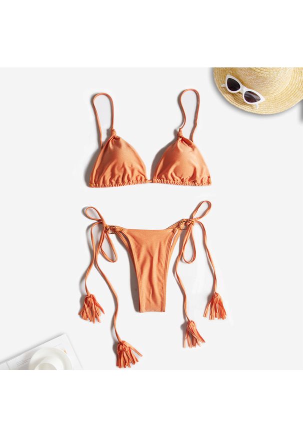 Intica - Bikini ze sznureczkami na plażę i basen Izeta. Kolor: pomarańczowy. Materiał: materiał
