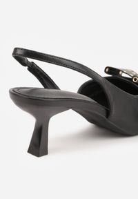 Renee - Czarne Czółenka Sandały Vices na Kaczuszce Slingback z Kokardą i Nitami Fennadia. Okazja: na co dzień, na wesele, na spacer, na ślub cywilny. Zapięcie: sprzączka. Kolor: czarny. Materiał: jeans. Obcas: na szpilce. Styl: elegancki, klasyczny, casual. Wysokość obcasa: średni #5